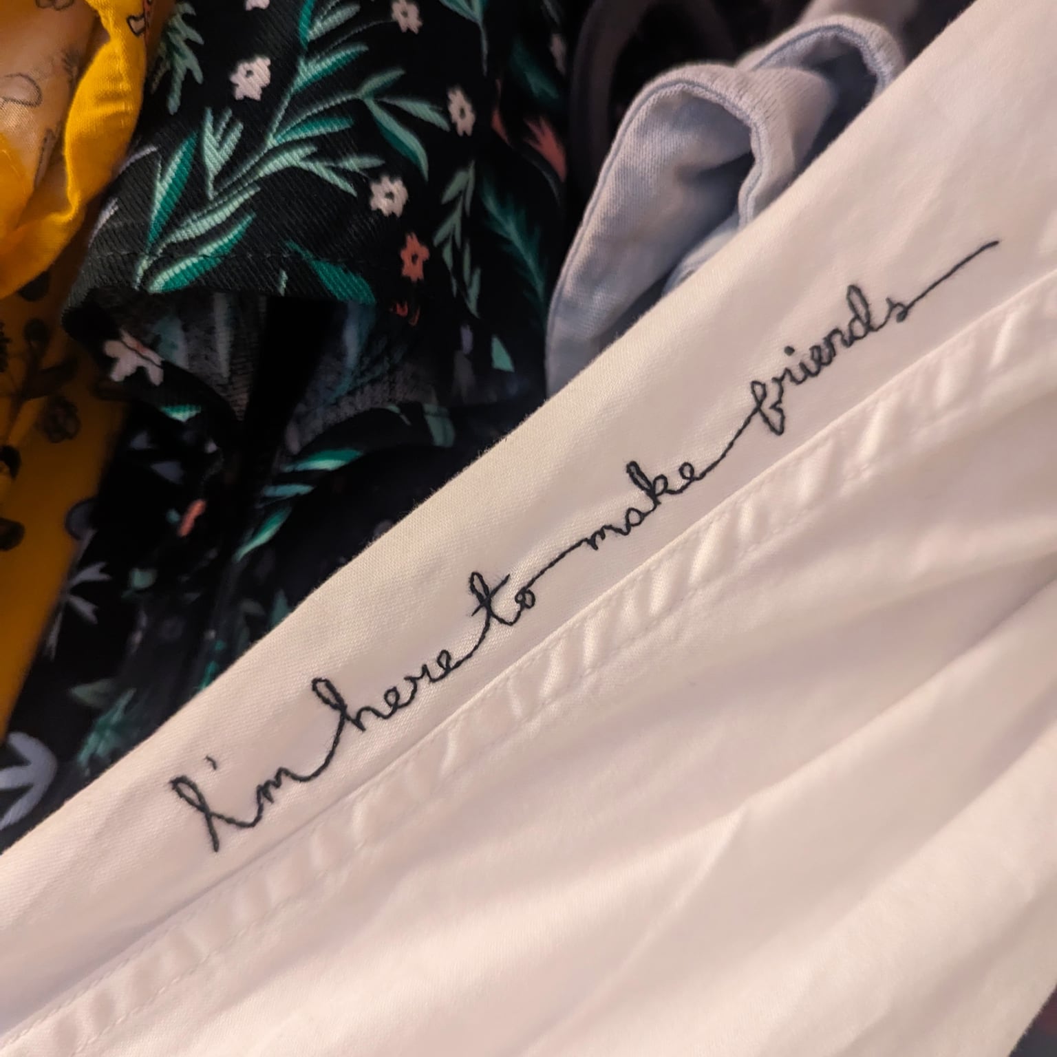 Embroidered shirt sleeve